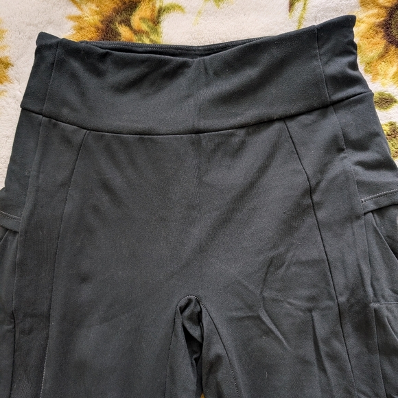 Gymshark Multi Pocket Bike Shorts - Picture 7 of 15